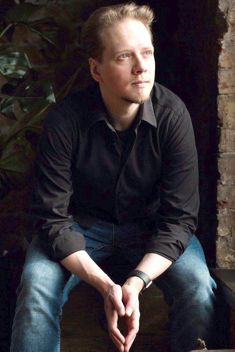 Нестеров Алексей, актер театра ЭМДТ Нестеров Алексей актер театра ЭМДТ