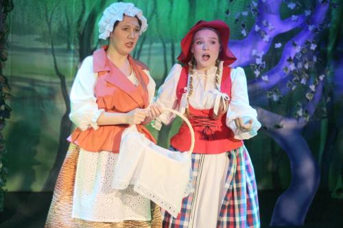 Красная шапочка и бабушка